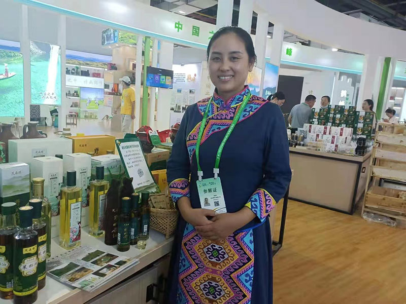 公司參加第六屆世界硒都(恩施)硒產(chǎn)品博覽交易會(huì) 湖北恒貿(mào)茶油有限公司