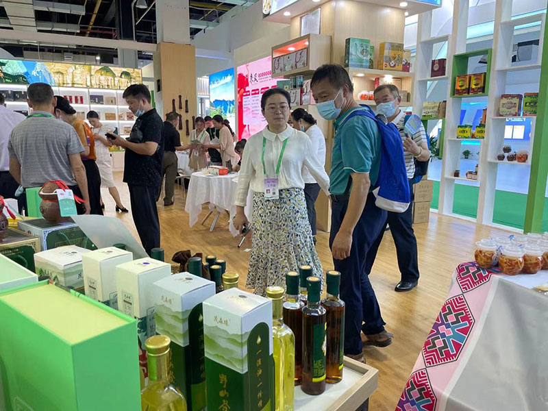 公司參加第六屆世界硒都(恩施)硒產(chǎn)品博覽交易會(huì) 湖北恒貿(mào)茶油有限公司